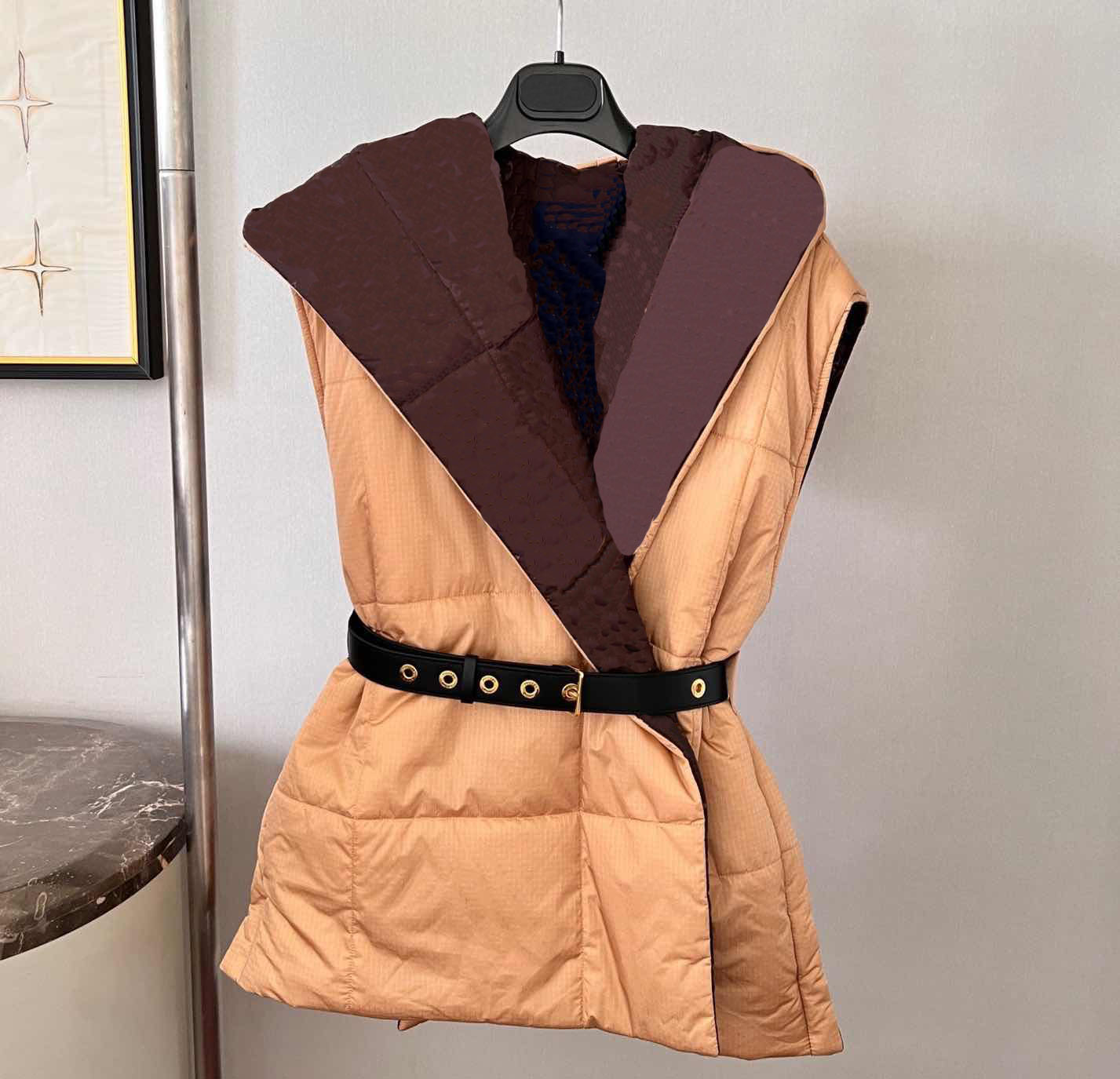 Top designer down vest Womens Outerwear coat fashion with classic letter sleeveless cotton vests Winter Mens jacket size -L, Make up for price
Top designer down vest Womens Outerwear coat fashion with classic letter sleeveless cotton vests Winter Mens jacket size -L, Make up for price
