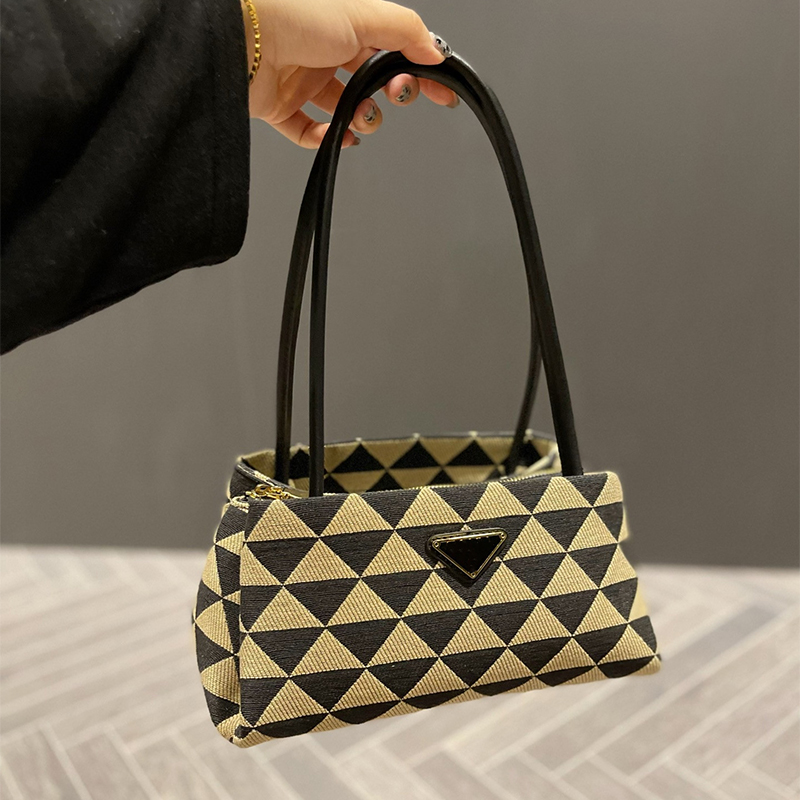 woman handbag bag fashion classic shoulder bag mens crossbody the tote bags messenger wallet lady cross body luxury handbags portable canvas purse backpack 5 colors, Black
woman handbag bag fashion classic shoulder bag mens crossbody the tote bags messenger wallet lady cross body luxury handbags portable canvas purse backpack 5 colors, Black