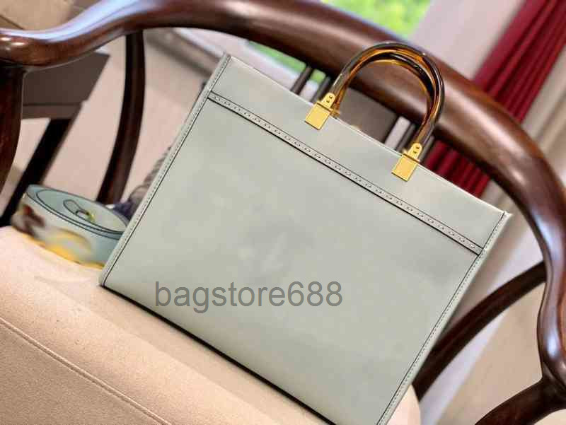 Shoulder Designer Bags Letter Hardware Handle Shopping Crossbody Wallet Designed by Well-known Decoration Purses High Capacity, Grey
Shoulder Designer Bags Letter Hardware Handle Shopping Crossbody Wallet Designed by Well-known Decoration Purses High Capacity, Grey