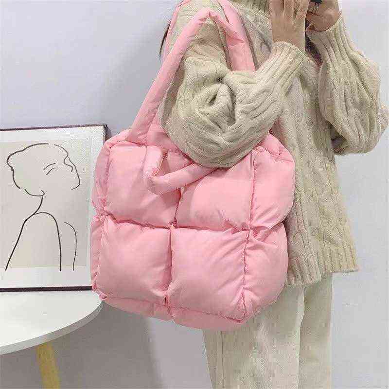Totes Winter Diamond Down Handbag for Women Soft Padded Shoulder Bag Space Cotton Tote New Armpit Gilrs Top-handle Purse Y2209, For the postage
Totes Winter Diamond Down Handbag for Women Soft Padded Shoulder Bag Space Cotton Tote New Armpit Gilrs Top-handle Purse Y2209, For the postage