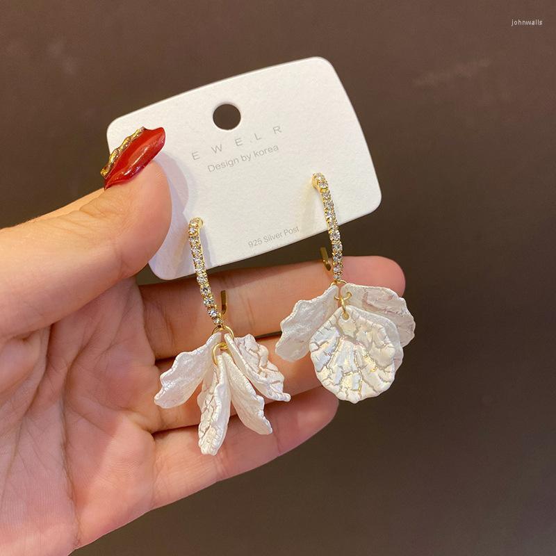 Dangle Earrings & Chandelier Fashion Gold Crystal Earring Women Shell Flower Drop Female Wedding Pendant Korean Jewelry EarringsDangle
Dangle Earrings & Chandelier Fashion Gold Crystal Earring Women Shell Flower Drop Female Wedding Pendant Korean Jewelry EarringsDangle