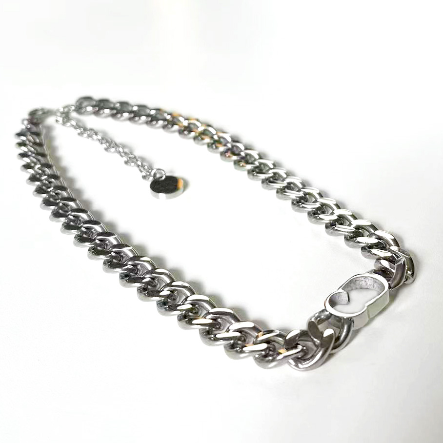 Designer Jewelry Stainless Steel Letters Pendant Necklaces 3 Colors Silver Gold Plated Classic Style Women fashion Necklace
Designer Jewelry Stainless Steel Letters Pendant Necklaces 3 Colors Silver Gold Plated Classic Style Women fashion Necklace