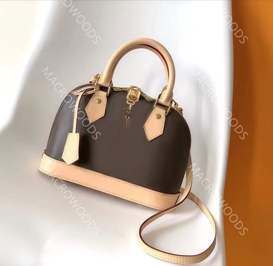 ALMA BB shell bag luxury handbag crossbody bags designer shoulder bags women fashion satchel leather messenger bag Double zip closure Padlock Inside flat pocket, Extra shipping(not for sale)
ALMA BB shell bag luxury handbag crossbody bags designer shoulder bags women fashion satchel leather messenger bag Double zip closure Padlock Inside flat pocket, Extra shipping(not for sale)