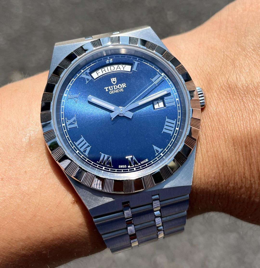 Tudors Royal AAA 3A Quality Top Brand Watches M28600 Band 41mm Men With Gift Box Steel Case Sapphire Crystal A08, Black
Tudors Royal AAA 3A Quality Top Brand Watches M28600 Band 41mm Men With Gift Box Steel Case Sapphire Crystal A08, Black