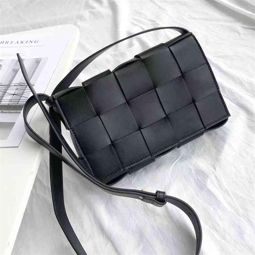 Venetas Bottegas Pillow Handbags b Designer Family Bag Cassette Cowhide Woven Leisure Women's One Shoulder Messenger Magnetic Buck2484, Main picture black
Venetas Bottegas Pillow Handbags b Designer Family Bag Cassette Cowhide Woven Leisure Women's One Shoulder Messenger Magnetic Buck2484, Main picture black
