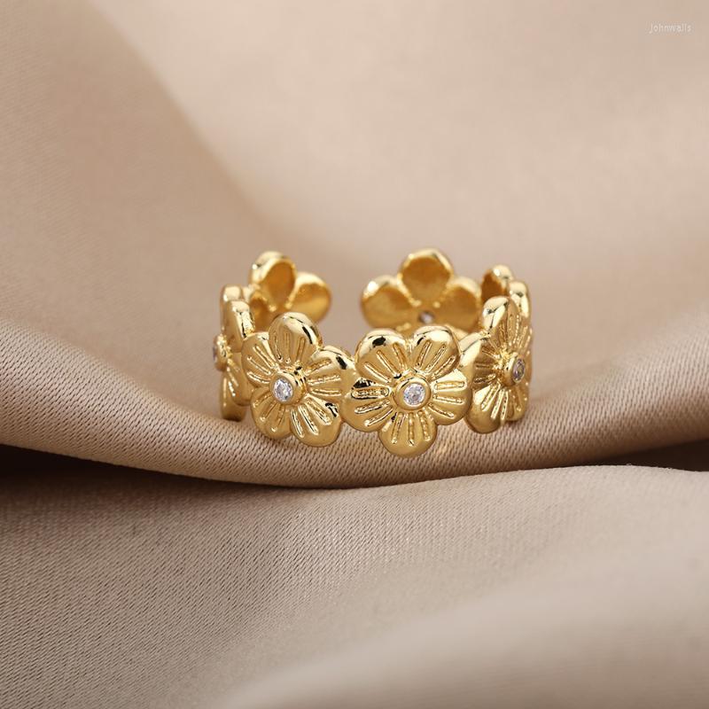 Cluster Rings Boho Zircon Flowers Open For Women Stainless Steel Daisy Flower Adjustable Finger Ring Cute Emo Jewelry Gift MujerCluster
Cluster Rings Boho Zircon Flowers Open For Women Stainless Steel Daisy Flower Adjustable Finger Ring Cute Emo Jewelry Gift MujerCluster