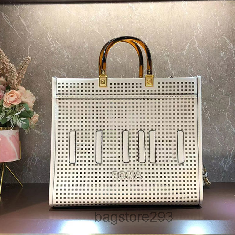Sunshine Shopping Bag Women Tote Iseeu Handbag Crossbody Bags Real Leather Hawksbill Handle Removable Strap Gold Metal Parts High Quality 2022, 35x31x17cm
Sunshine Shopping Bag Women Tote Iseeu Handbag Crossbody Bags Real Leather Hawksbill Handle Removable Strap Gold Metal Parts High Quality 2022, 35x31x17cm