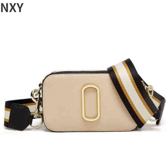 Shopping bags Marc Jacobs Evening Bag 2022 Korean version new texture women's m wide strap J fashion color matching camera Single Shoulder handbag, Wine
Shopping bags Marc Jacobs Evening Bag 2022 Korean version new texture women's m wide strap J fashion color matching camera Single Shoulder handbag, Wine