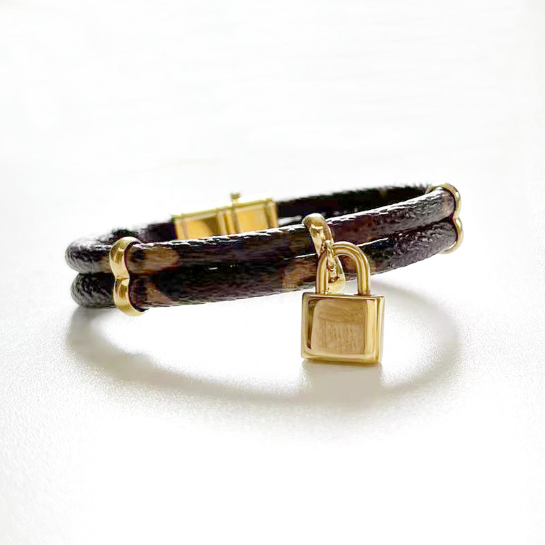 Designer Jewelry Leather Bracelets Gold Letter Charm Bracelet For Women Hand Strap Brown Flower Pattern Stamp Printed Fashion Gift AAA