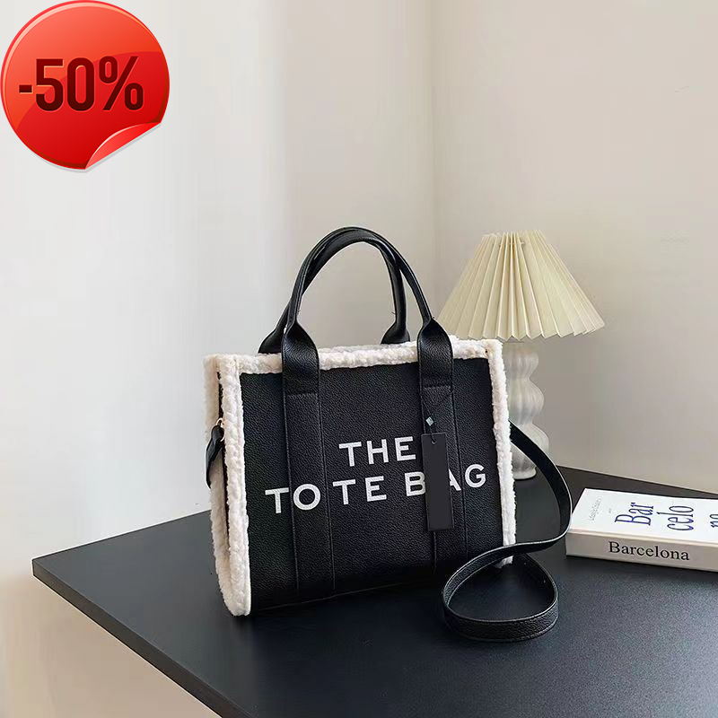 Designer Bags the Tote Famous Digner Practical Large Capacity Plain Cross Body Shoulder Hands Women Great Coin Purse Crossbody Casual Squaretote Factory Promotion, Beige
Designer Bags the Tote Famous Digner Practical Large Capacity Plain Cross Body Shoulder Hands Women Great Coin Purse Crossbody Casual Squaretote Factory Promotion, Beige