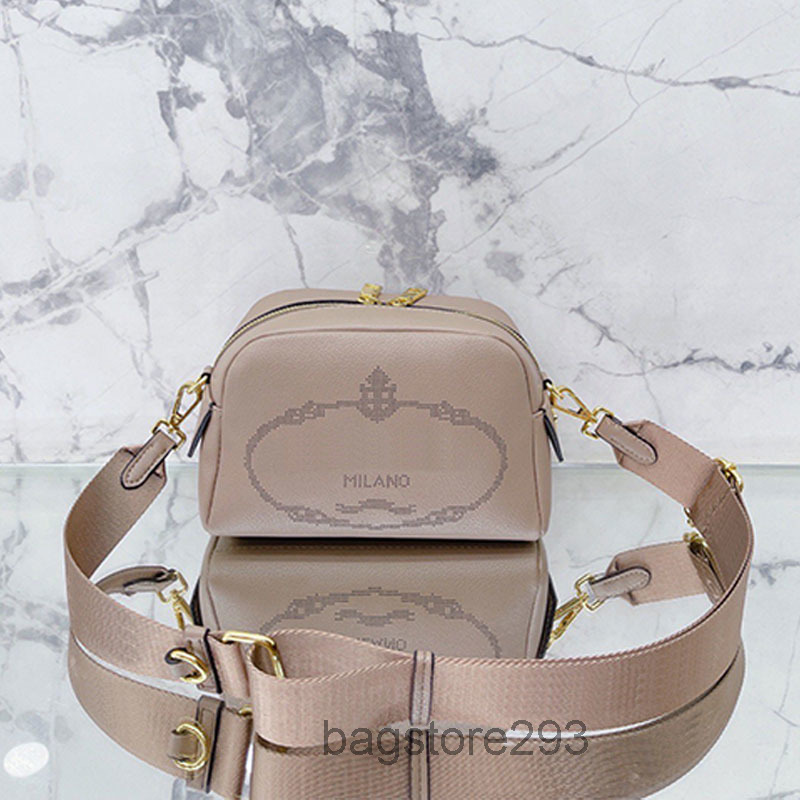 Crossbody Bag Handbags purse Women Shoulder Bags Gold Metal Parts Genuine Leather Zipper Closure Solid Color P Purse Lady Wallets 2022
Crossbody Bag Handbags purse Women Shoulder Bags Gold Metal Parts Genuine Leather Zipper Closure Solid Color P Purse Lady Wallets 2022