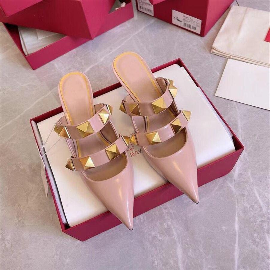 Summer Roman Stud Slippers Calfskin Leather Women Sandals Shoes Pointed Toe Straps Slipper Maxi Studs Walking E Valentinoe''V343b
Summer Roman Stud Slippers Calfskin Leather Women Sandals Shoes Pointed Toe Straps Slipper Maxi Studs Walking E Valentinoe''V343b