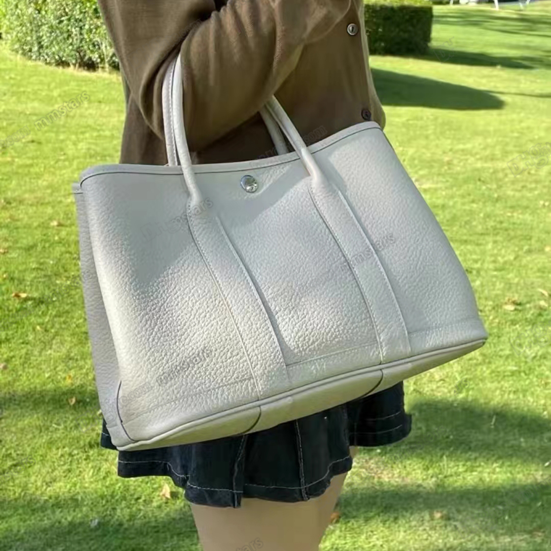 Garden Party Tote Bag Negonda Leather Designer Silver Buckle Closure Large Capacity Women Handbag Canvas Lining Luxury Handbags Shoulder Bag Purse, Grey
Garden Party Tote Bag Negonda Leather Designer Silver Buckle Closure Large Capacity Women Handbag Canvas Lining Luxury Handbags Shoulder Bag Purse, Grey