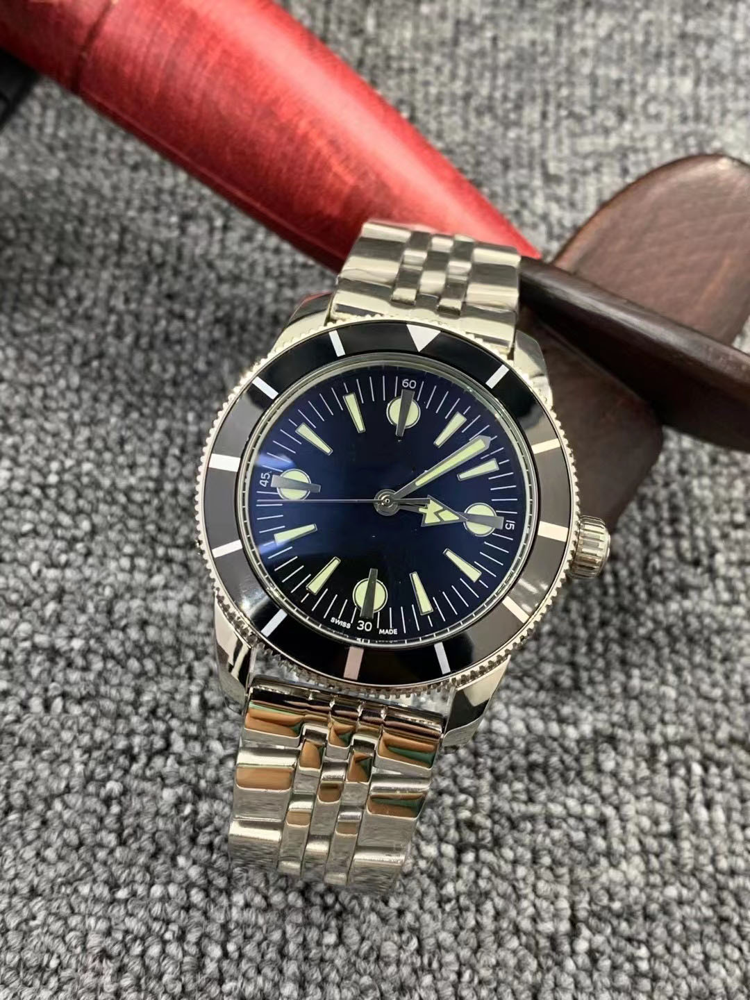 Grid strap Wristwatches quality Right Hand Black Watches SUPEROCEAN HERITAGE Automatic Mechanical Movement Watch Leather Strap Floding Clasp Mens Dress
Grid strap Wristwatches quality Right Hand Black Watches SUPEROCEAN HERITAGE Automatic Mechanical Movement Watch Leather Strap Floding Clasp Mens Dress