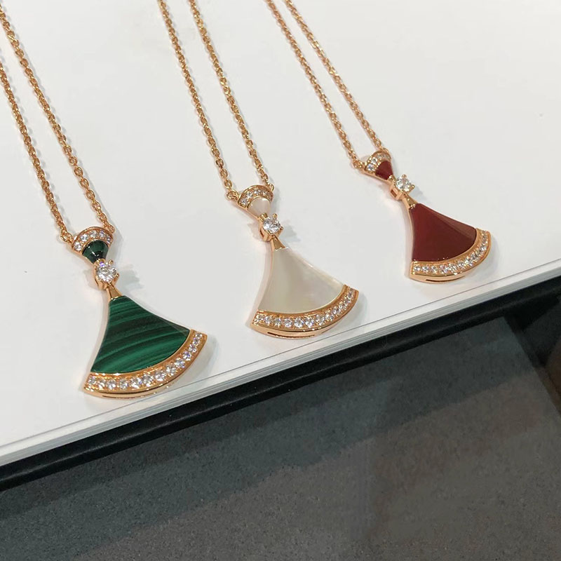 S925 sterling silver skirt designer pendant necklace for women luxury brand shing crystal stone short choker necklaces jewelry gift
S925 sterling silver skirt designer pendant necklace for women luxury brand shing crystal stone short choker necklaces jewelry gift
