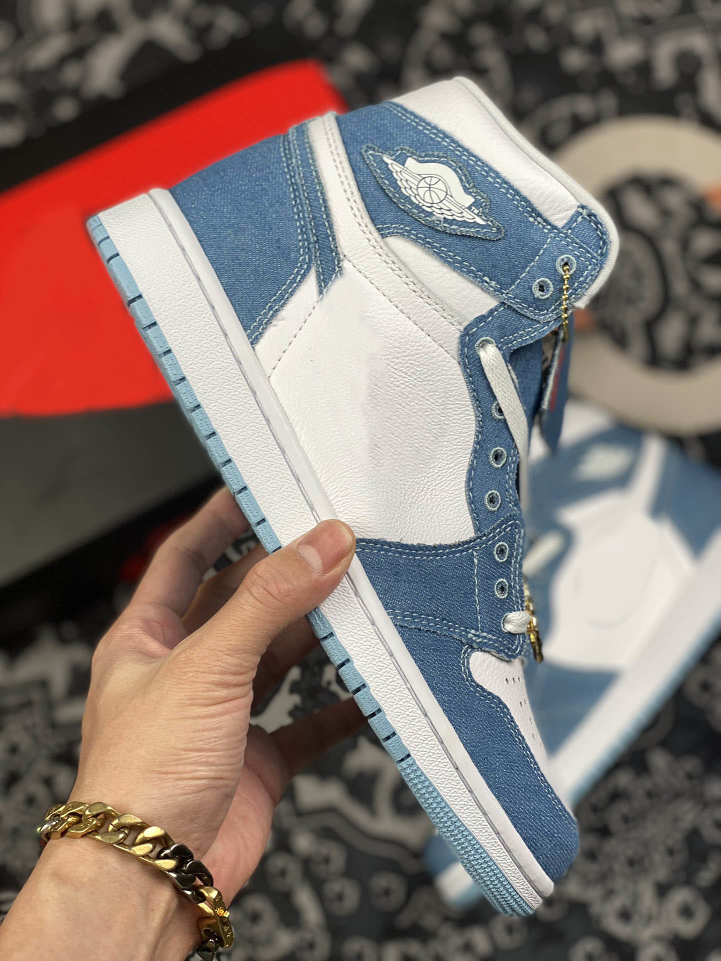 Golf shoe Air Authentic 1 High OG WMNS Denim Basketball shoes White Worn Blue Metallic Gold 1S Sneakers Retro Men Women Sports Shoes With Box
Golf shoe Air Authentic 1 High OG WMNS Denim Basketball shoes White Worn Blue Metallic Gold 1S Sneakers Retro Men Women Sports Shoes With Box