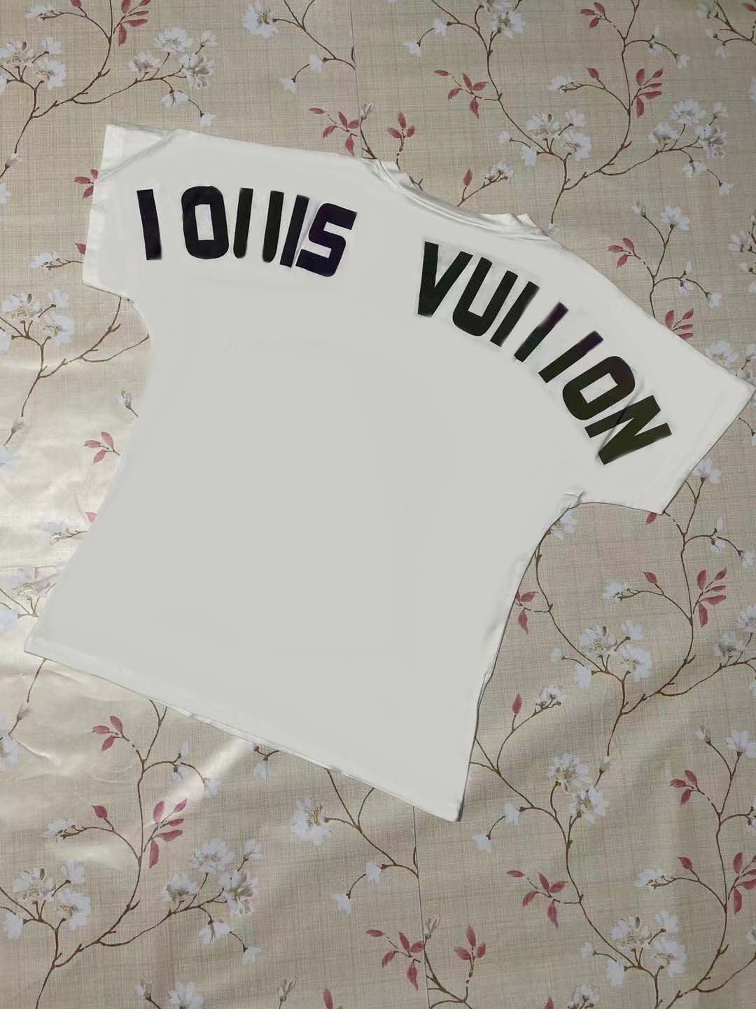 2022 Summer Mens Designers T Shirt Casual Man Womens Loose Tees With Letters Print Short Sleeves Fashion Men Couples Shirts
2022 Summer Mens Designers T Shirt Casual Man Womens Loose Tees With Letters Print Short Sleeves Fashion Men Couples Shirts