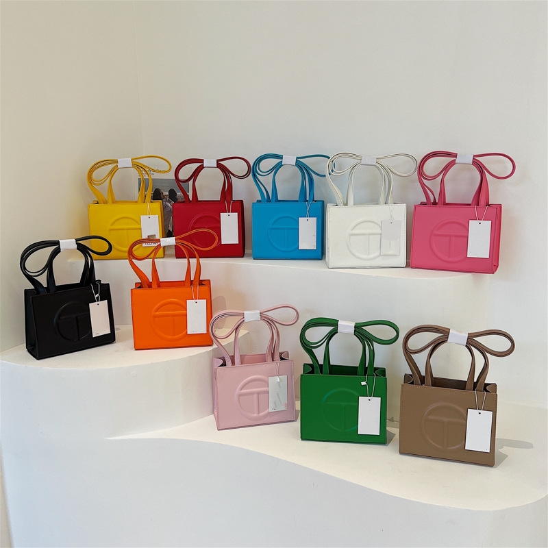 Tote Bags 2022 Summer Crossbody Shopping Bag Designer Purses And Handbags Lady Luxury Famous Brands Pu Shoulder Bag For Women G220420, Red(small with logo)
Tote Bags 2022 Summer Crossbody Shopping Bag Designer Purses And Handbags Lady Luxury Famous Brands Pu Shoulder Bag For Women G220420, Red(small with logo)