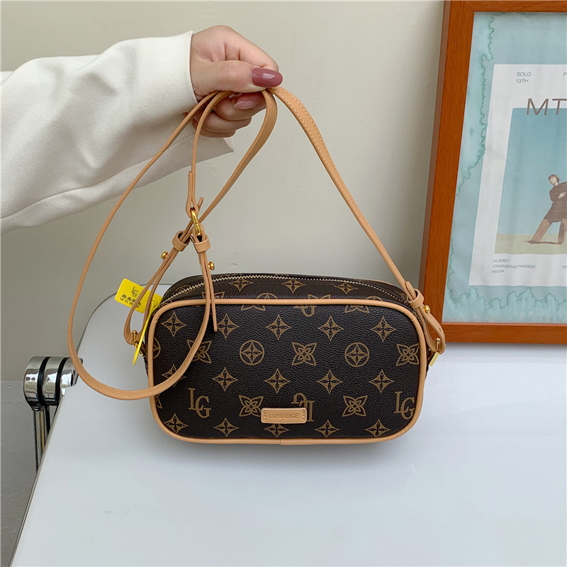 Women's Bags Trendy Bucket Bag Versatile Messenger Wide Shoulder Strap Printed Shoulder Bag, White 
Women's Bags Trendy Bucket Bag Versatile Messenger Wide Shoulder Strap Printed Shoulder Bag, White