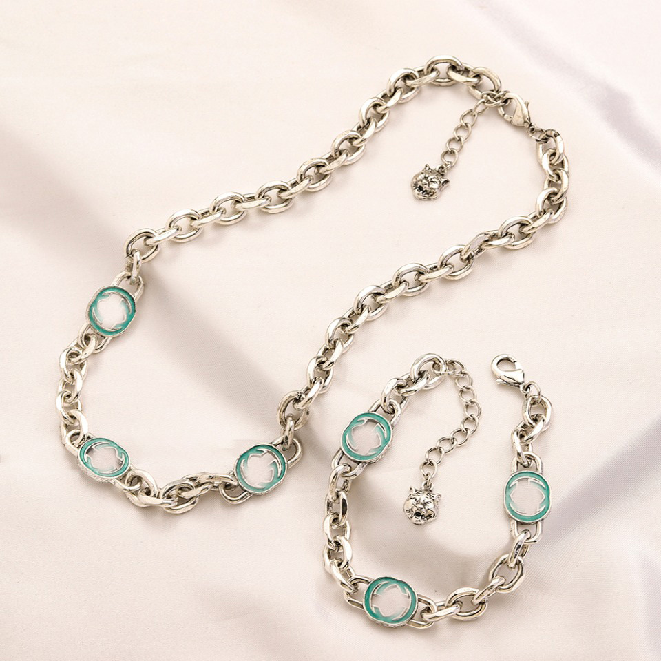 Never Fading Luxury Brand Designer Letter Pendants Necklaces Bracelet Bangle Wristband Link Chain Stainless Steel Choker Pendant Necklace Jewelry Accessories
Never Fading Luxury Brand Designer Letter Pendants Necklaces Bracelet Bangle Wristband Link Chain Stainless Steel Choker Pendant Necklace Jewelry Accessories