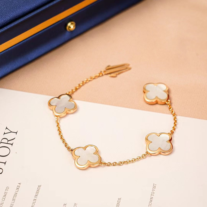 S925 sterling silver clover charm bracelet for women luxury brand four leaf flower bracelets short choker necklaces jewelry gift
S925 sterling silver clover charm bracelet for women luxury brand four leaf flower bracelets short choker necklaces jewelry gift