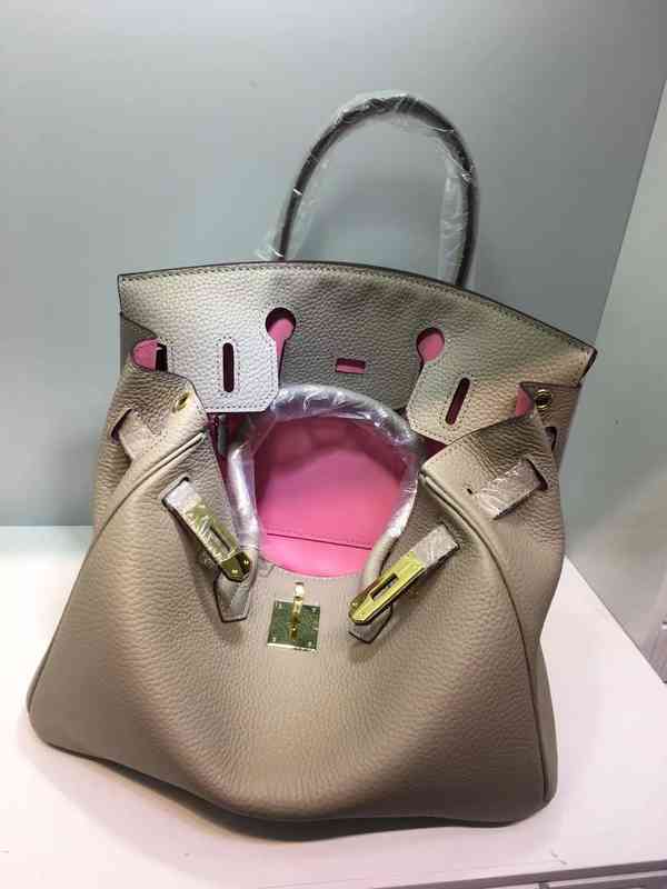 Herme Birkins Bags Lychee pattern top layer cow leather bag simple color matching womens hand fashionable shoulder, 25 black / rose
Herme Birkins Bags Lychee pattern top layer cow leather bag simple color matching womens hand fashionable shoulder, 25 black / rose