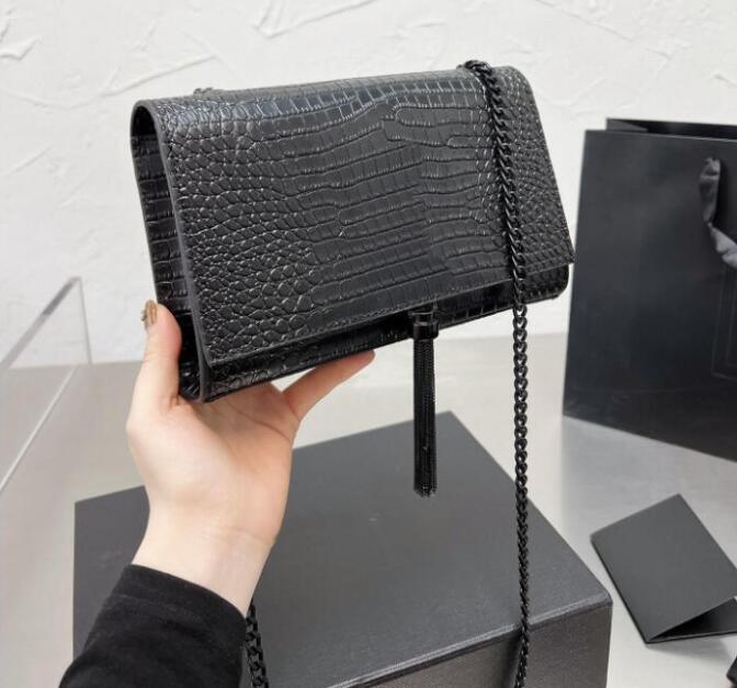 Designer Bag More color Handbag KATE WOC Chain Bag Cowhide Women luxurys Fashion Genuine Leather Female clutch Classic Girl Tassel Handbags, Original box
Designer Bag More color Handbag KATE WOC Chain Bag Cowhide Women luxurys Fashion Genuine Leather Female clutch Classic Girl Tassel Handbags, Original box