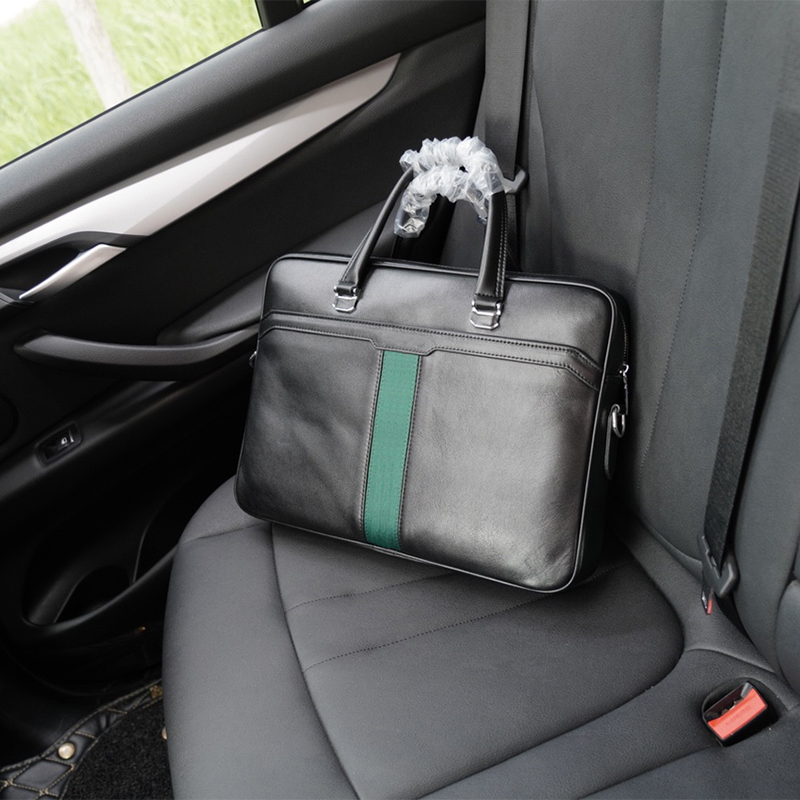 Designers luxurys briefcase solid color letter Material Leather design laptop bag boys computer bag business temperament Handbags Men shoulder bags very nice, Black
Designers luxurys briefcase solid color letter Material Leather design laptop bag boys computer bag business temperament Handbags Men shoulder bags very nice, Black