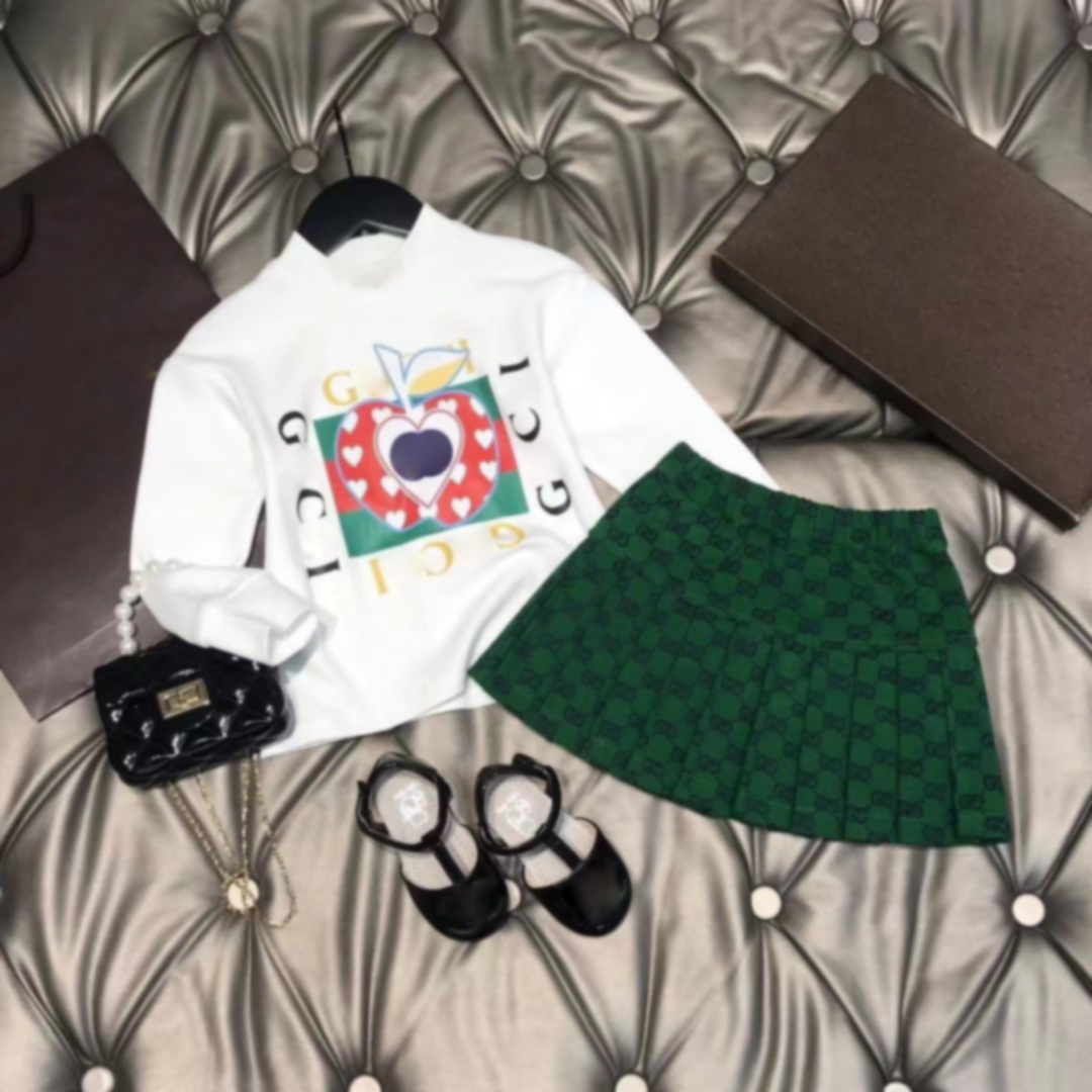 kids Plus velvet warm fashion British fashion brand autumn and winter childrens boys treasures and girls cotton two-piece luxury designer Hoodie skirt pants
kids Plus velvet warm fashion British fashion brand autumn and winter childrens boys treasures and girls cotton two-piece luxury designer Hoodie skirt pants