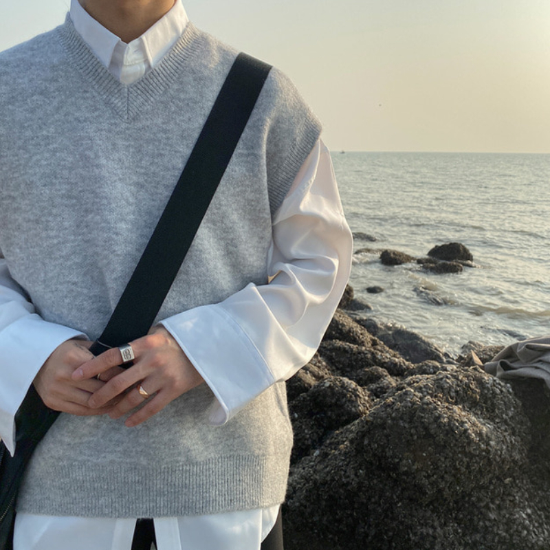 Men's Vests Sweater Vest Men Simple All-match V-neck Solid Sleeveless Male Tops Basic Cozy Korean Style Ins Leisure Knitted Plus Size M-3XL 22091