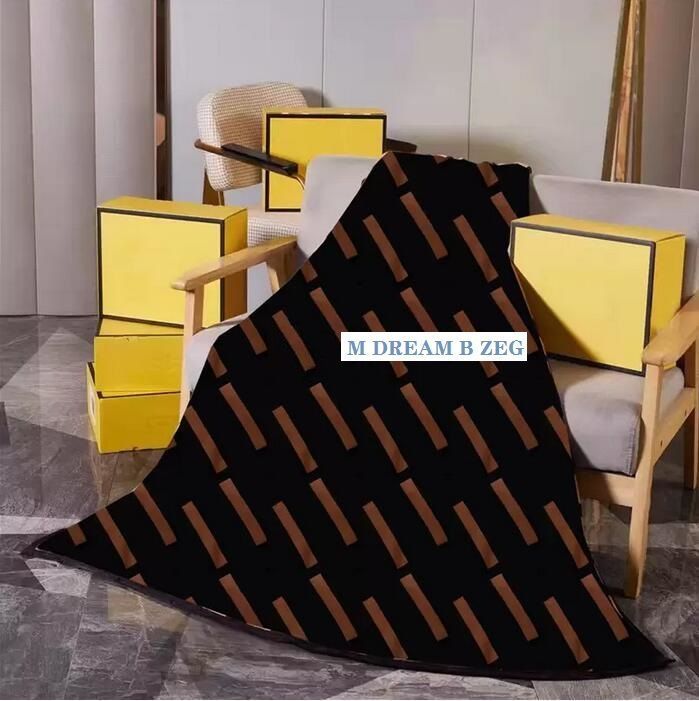 Classic Brand Printed Designer Blanket With Box Letter Home Sofa Decoration Throw Blankets Autumn Winter Soft Warm Coral Fleece Blanket Holiday Festival Gift
Classic Brand Printed Designer Blanket With Box Letter Home Sofa Decoration Throw Blankets Autumn Winter Soft Warm Coral Fleece Blanket Holiday Festival Gift