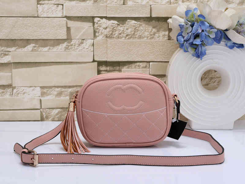 Women Luxury Brand Original CC Single Shoulder Bag Designer Bag black pink Tassel Female Envelope Channel Bags Ladies Leather Flap Messenger Hand Bags W220919
Women Luxury Brand Original CC Single Shoulder Bag Designer Bag black pink Tassel Female Envelope Channel Bags Ladies Leather Flap Messenger Hand Bags W220919