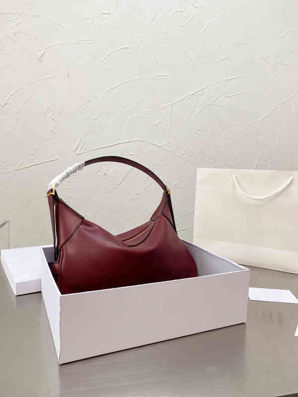 Evening Bags Shoulder Bags Luxury Brand Romy Fashion Simple Bag Women's Designer High Quality Real Leather Messenger Mobile Phone Handbags, Black
Evening Bags Shoulder Bags Luxury Brand Romy Fashion Simple Bag Women's Designer High Quality Real Leather Messenger Mobile Phone Handbags, Black