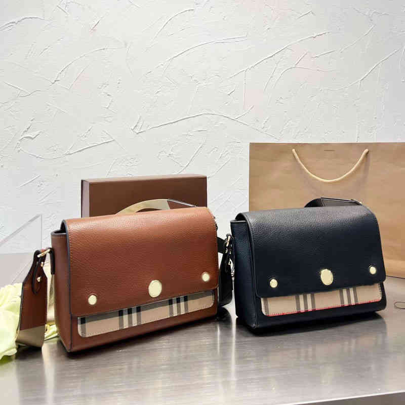 Designer Luxury Burbrerity Bags For Women High Quality Brown Crossbody Handbags Vintage Burbrery Leather Wallet Paris Plaid The Totes Bag Fashion Purses PXZW, Black
Designer Luxury Burbrerity Bags For Women High Quality Brown Crossbody Handbags Vintage Burbrery Leather Wallet Paris Plaid The Totes Bag Fashion Purses PXZW, Black