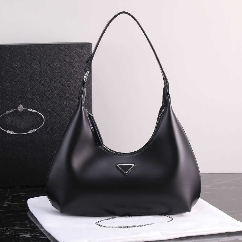 Evening Bags Shoulder Underarm Bag Women Handbags Purse Bright Genuine Leather Zipper Closure Triangle Sign Fashion Letters High Quality So
Evening Bags Shoulder Underarm Bag Women Handbags Purse Bright Genuine Leather Zipper Closure Triangle Sign Fashion Letters High Quality So