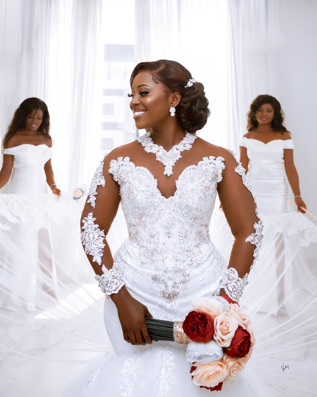 2024 Arabic Aso Ebi Lace Mermaid Wedding Dresses Crystals Sheer Neck Vintage Sexy Bridal Gowns Dress ZJ607