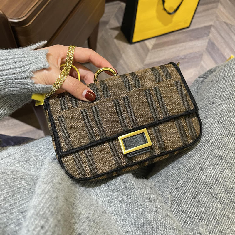 Luxury saddle crossbody Fendyity Bags For Womens Multicolor Fendace Handbags Designer Sling baguette The Tote Bag Fends purses Woman 7A High Quality Wallet 0P12
Luxury saddle crossbody Fendyity Bags For Womens Multicolor Fendace Handbags Designer Sling baguette The Tote Bag Fends purses Woman 7A High Quality Wallet 0P12