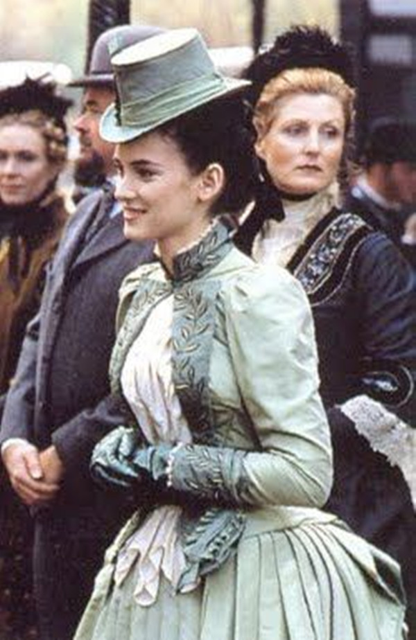 Mina Winona Ryder Victorian Evening Dresses Sage Pale green Bram Stoker's Dracula 1992s' Vintage Long Sleeve Gothic Prom Gown