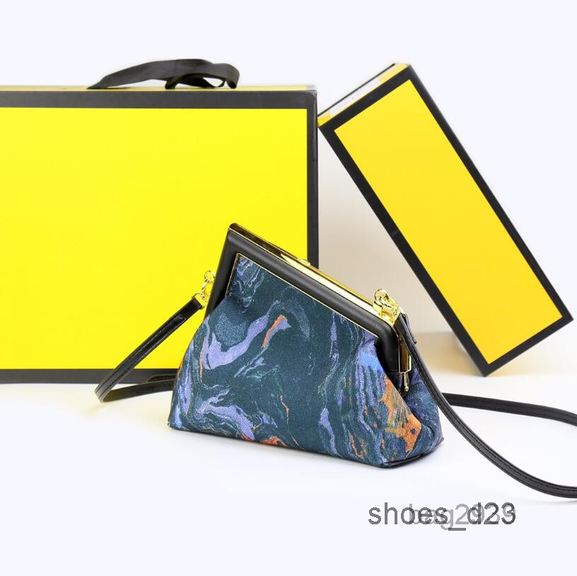 Bags Crossbody Evening Bag Fashion Patchwork Women Color Handbag Purse Designer Genuine Leather Evening Clutch Bag Hardware Shoulder StrapM
Bags Crossbody Evening Bag Fashion Patchwork Women Color Handbag Purse Designer Genuine Leather Evening Clutch Bag Hardware Shoulder StrapM