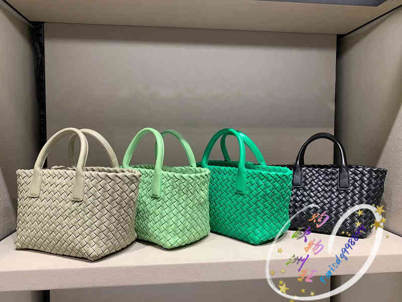 Fashion handbag Designer bags BottegaaVen New Cabat Woven Mini Women's Bag Vegetable Basket Tote One Shoulder Oblique original quality tote bag, Black
Fashion handbag Designer bags BottegaaVen New Cabat Woven Mini Women's Bag Vegetable Basket Tote One Shoulder Oblique original quality tote bag, Black