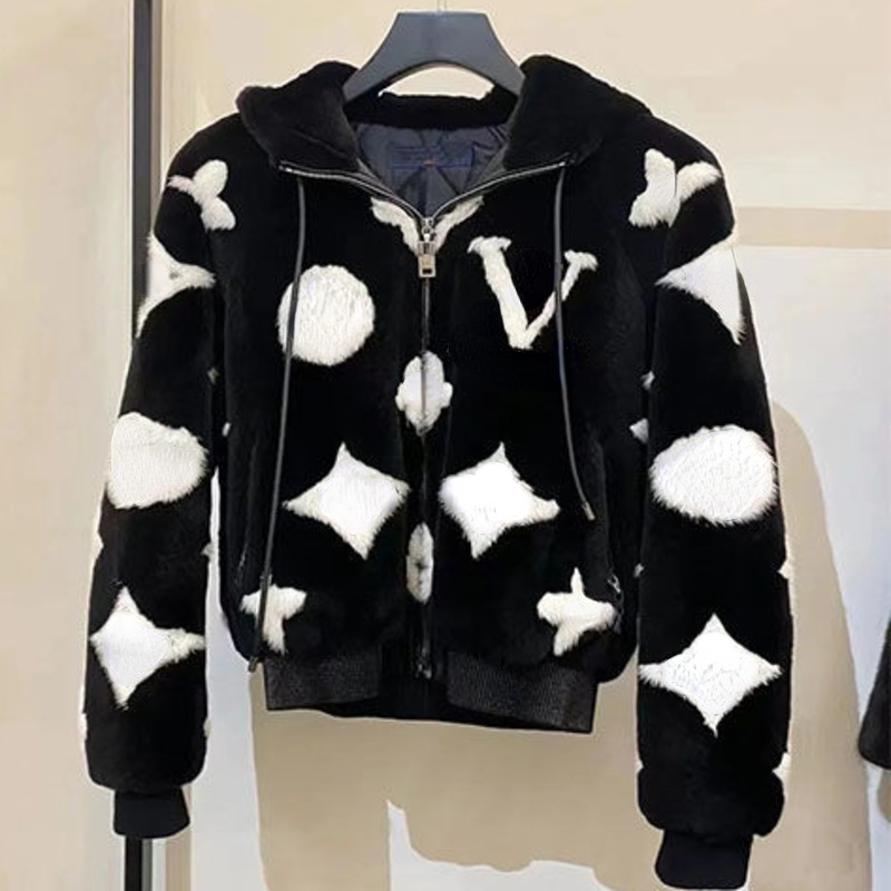 Luxury womens jacket wool coat V designer hoodie winter fox fur embroidery zipper cardigan hoody jackets top quality, Black
Luxury womens jacket wool coat V designer hoodie winter fox fur embroidery zipper cardigan hoody jackets top quality, Black