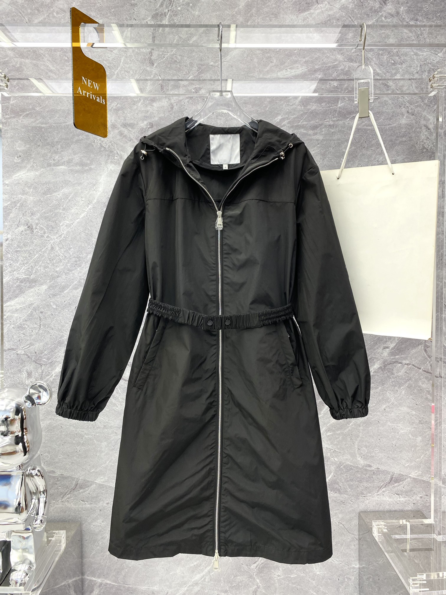 MR Designer womens long down jackets French brand lace-up hooded autumn jacket embroidered letter armband women's Thin and light Outerwear coats, Sold out
MR Designer womens long down jackets French brand lace-up hooded autumn jacket embroidered letter armband women's Thin and light Outerwear coats, Sold out