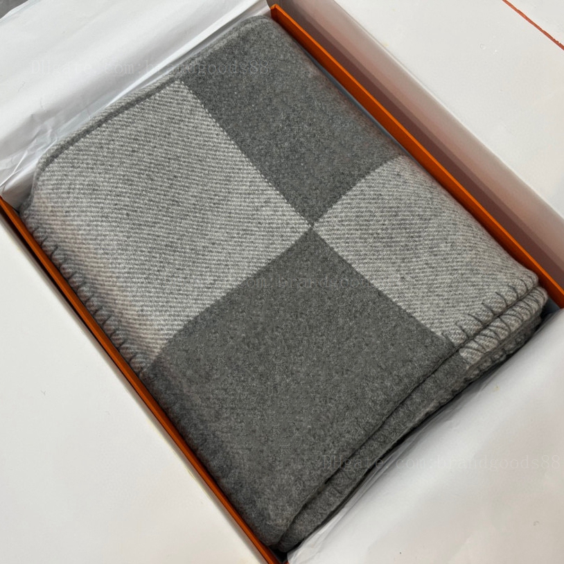 luxury Scarves Classic letters Grey Blanket Shawls Designer Blankets Wool Shawl Air Quilt Wool Scarf Wholesale Portable Home Travel Outdoor Warm Plaid New Style
luxury Scarves Classic letters Grey Blanket Shawls Designer Blankets Wool Shawl Air Quilt Wool Scarf Wholesale Portable Home Travel Outdoor Warm Plaid New Style