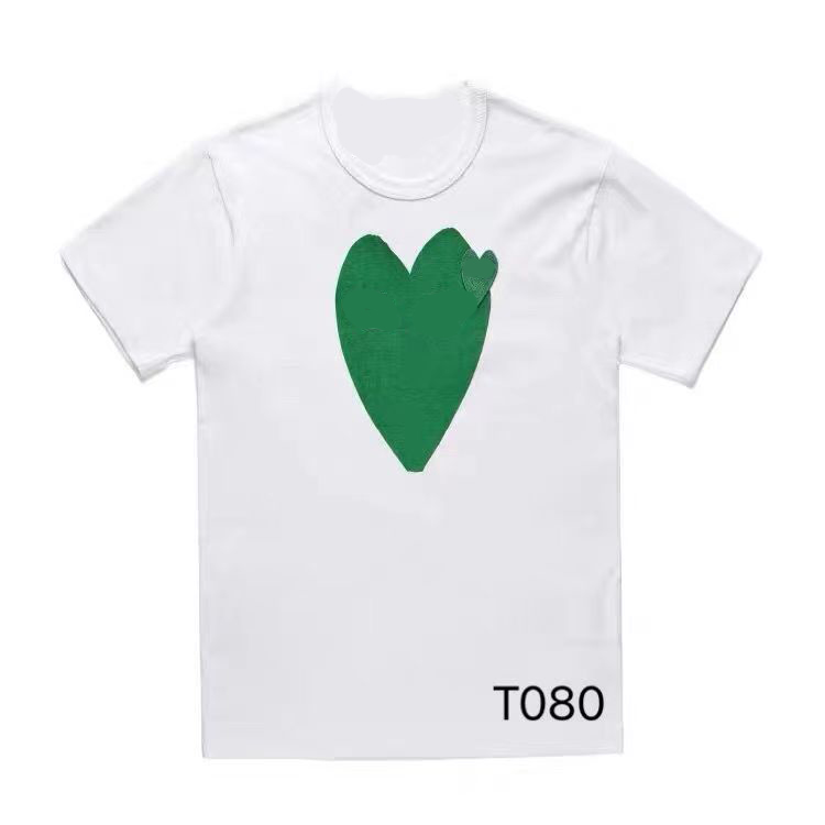 Casual Play Women's Designer Men's T-Shirts Des Badge Garcons Quality Print Short Sleeve Short T-Shirt Couple Hearts Tshirt K392
Casual Play Women's Designer Men's T-Shirts Des Badge Garcons Quality Print Short Sleeve Short T-Shirt Couple Hearts Tshirt K392