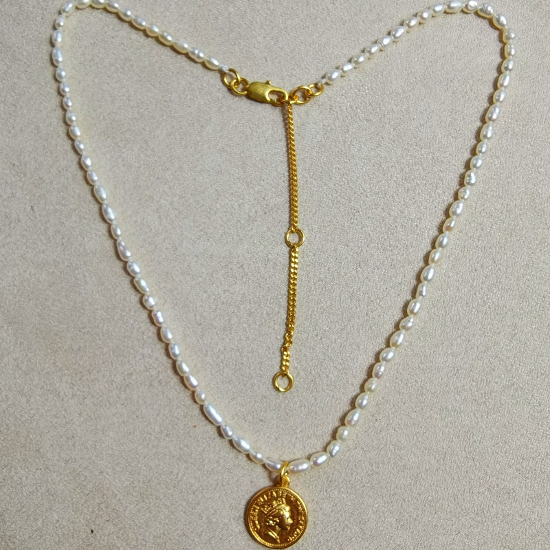 Fresh Water Pearl Queen Elizabeth Head Pendant Necklace for Gift