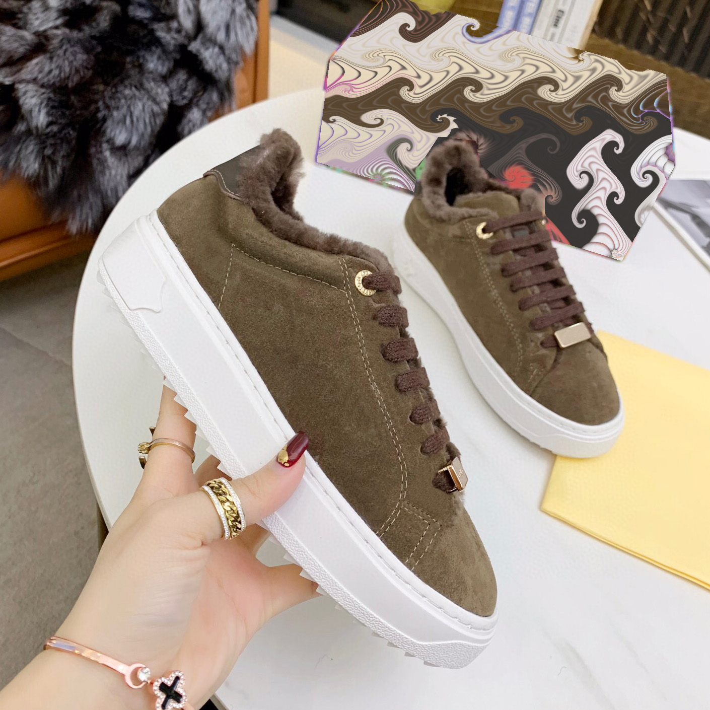 Snowshoes Casual Shoe Women's Short Boots Sneakers Winter Christmas Woodland Lace Up Plush Comfortable Casual, Box
Snowshoes Casual Shoe Women's Short Boots Sneakers Winter Christmas Woodland Lace Up Plush Comfortable Casual, Box
