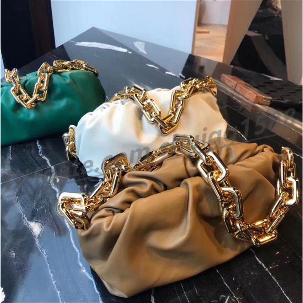 High leather CHAIN POUCH Clutch Bags shoulder bags Cross body purses totes Luxury Multi color selection Women's Handbags Cross Bodys purse, Paper box
High leather CHAIN POUCH Clutch Bags shoulder bags Cross body purses totes Luxury Multi color selection Women's Handbags Cross Bodys purse, Paper box