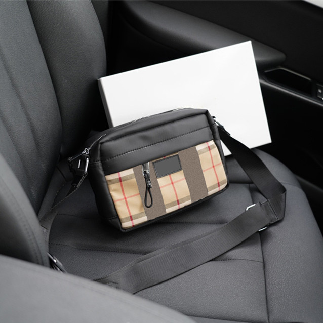 7A quality Vintage Check and Leather Shoulder Bag Luxury camera totes classic nylon TB handbags Designer Women's men wallet famous crossbody
7A quality Vintage Check and Leather Shoulder Bag Luxury camera totes classic nylon TB handbags Designer Women's men wallet famous crossbody