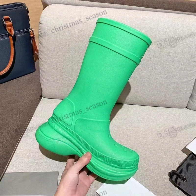 US5-11 High Rain Boots Ankle Long Croc Boot Paris Outdoor Luxury Design 2.0 autumn and winter knight High Platform Big Head Thick Bottom Non-Slip Jelly Quality shoes
US5-11 High Rain Boots Ankle Long Croc Boot Paris Outdoor Luxury Design 2.0 autumn and winter knight High Platform Big Head Thick Bottom Non-Slip Jelly Quality shoes
