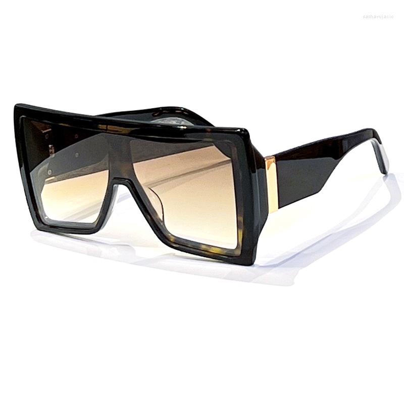 Sunglasses Retro Oversized Square Women Brand Designer Fashion Luxury Sun Glasses Unisex Gradient Lens Eyewear Oculos UV400
Sunglasses Retro Oversized Square Women Brand Designer Fashion Luxury Sun Glasses Unisex Gradient Lens Eyewear Oculos UV400